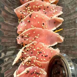 Tuna Tataki Salad