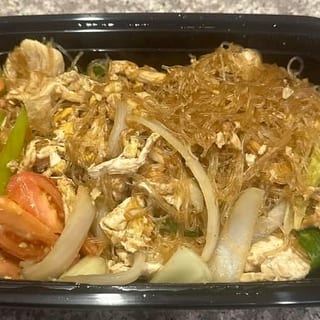 Pad Woonsen Noodles